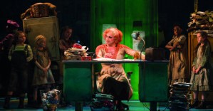 Craig Revel Horwood and Anita Dobson to play Miss Hannigan in <em>Annie</em> tour