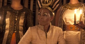 Adjoa Andoh in <em>Richard II</em> at the Sam Wanamaker Playhouse: first look photos