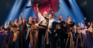 <em>Les Misérables</em> performance interrupted by brief on-stage fire